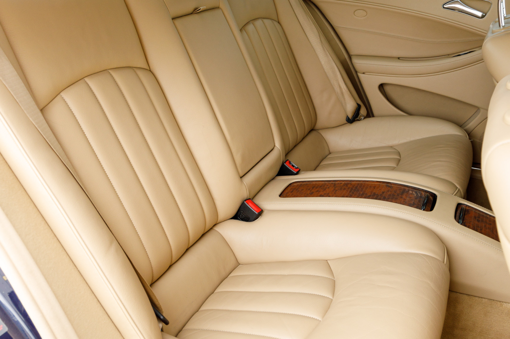 Mercedes-Benz CLS 500 2005 photo 25