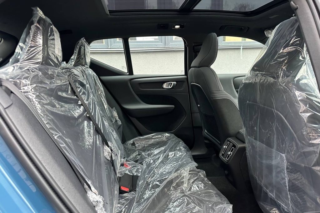 Volvo XC40 Recharge P8 Electric 78 kWh 2023 photo 17
