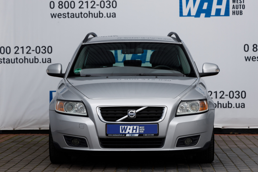 Volvo V50 2009 фото 10