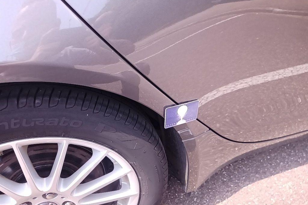 Jaguar XE 2015 photo 32