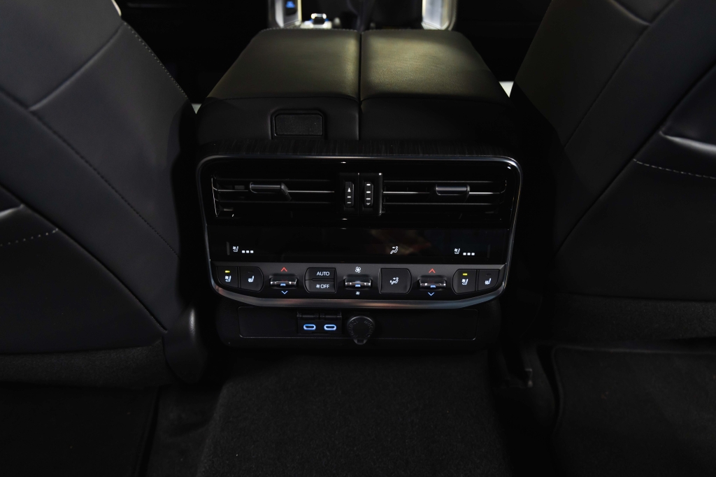 Toyota Land Cruiser GR 2023 photo 41