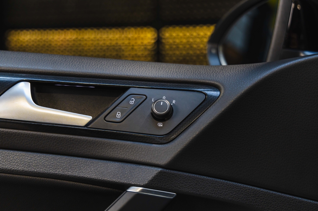 Volkswagen Golf R 2017 фото 17