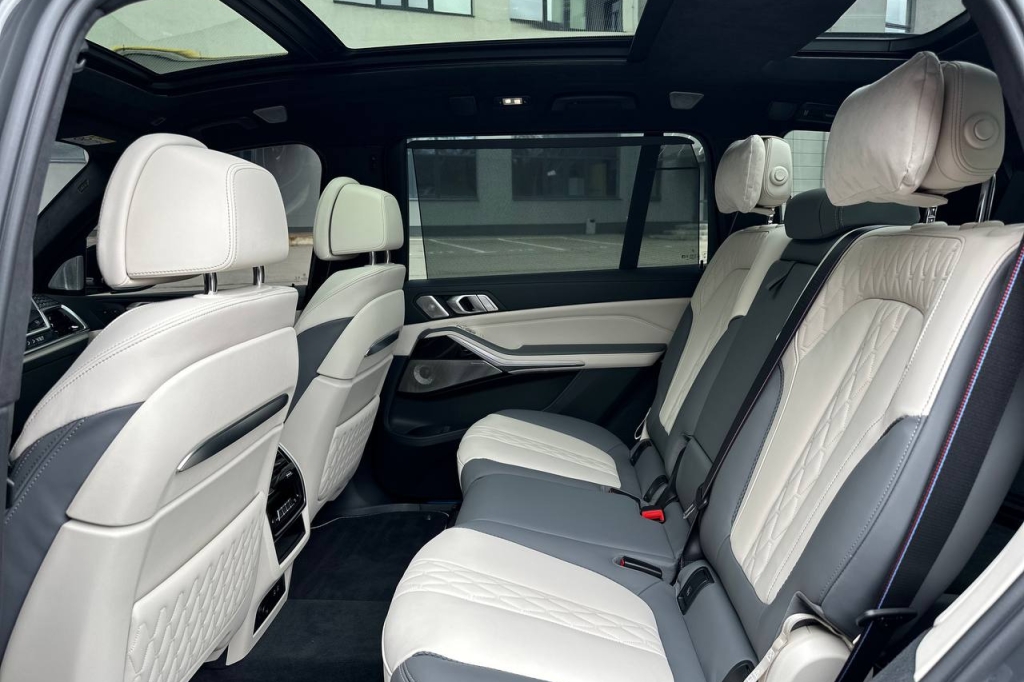 BMW-Alpina XB7 2022 фото 23