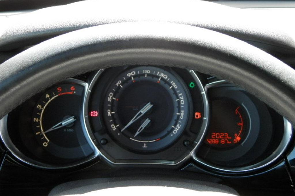 Citroen DS3 2011 photo 8