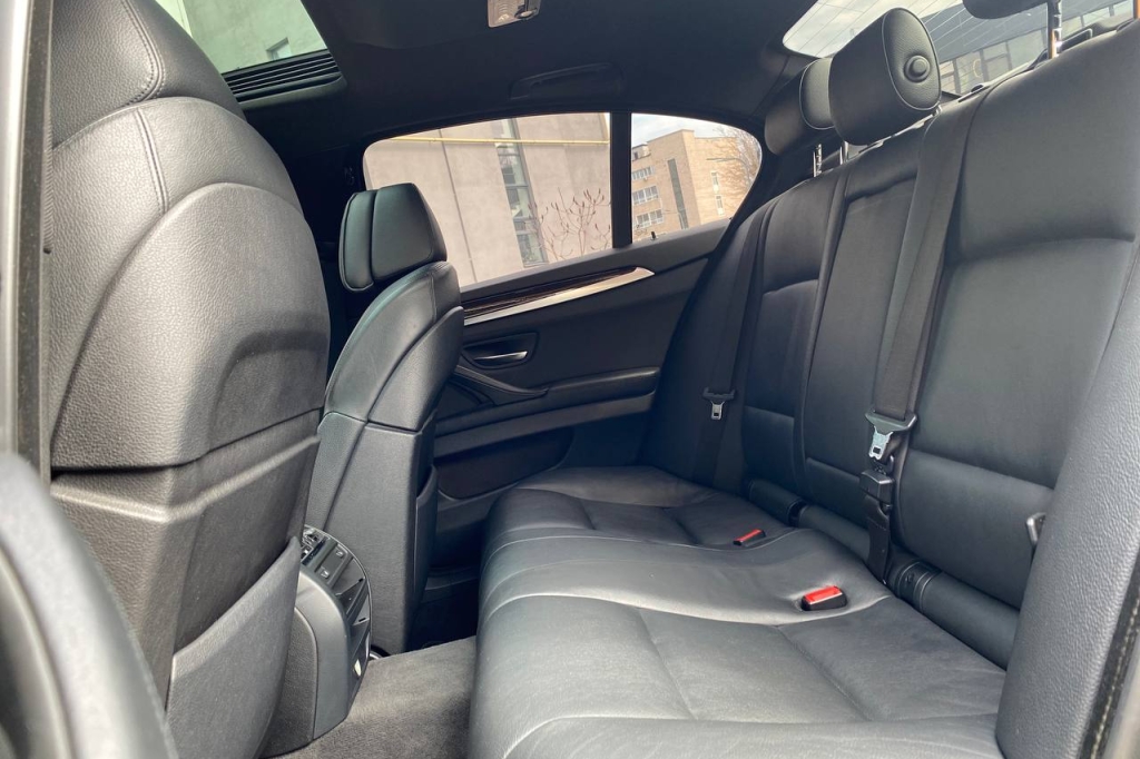 BMW 5 Series 535i 2012 photo 12