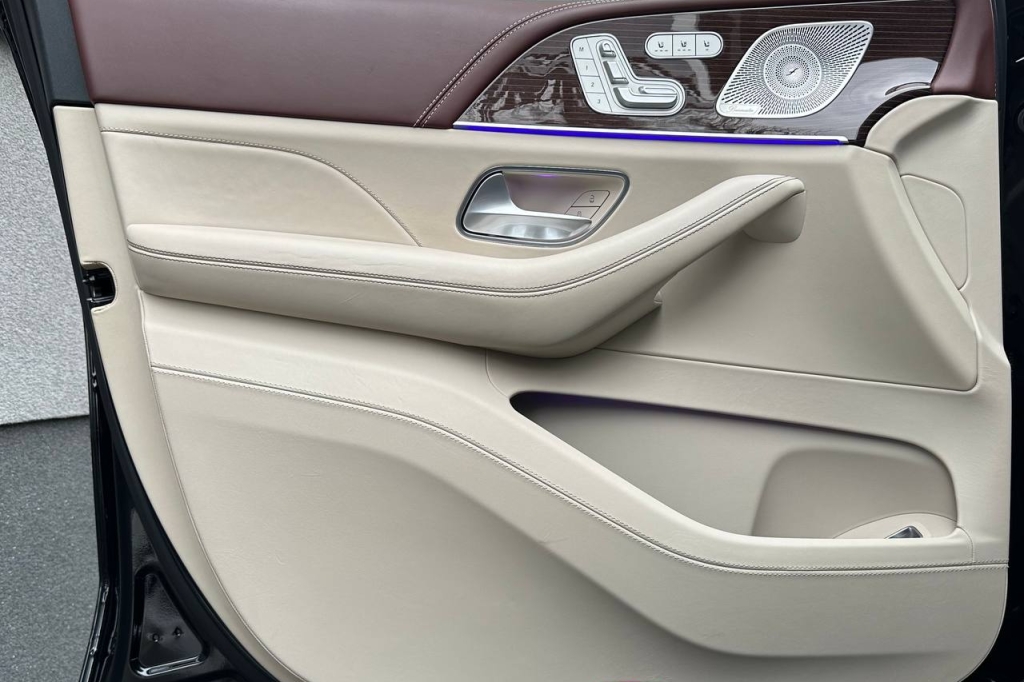 Mercedes-Benz Maybach 2021 фото Mercedes-Benz Maybach 2021 фото 11