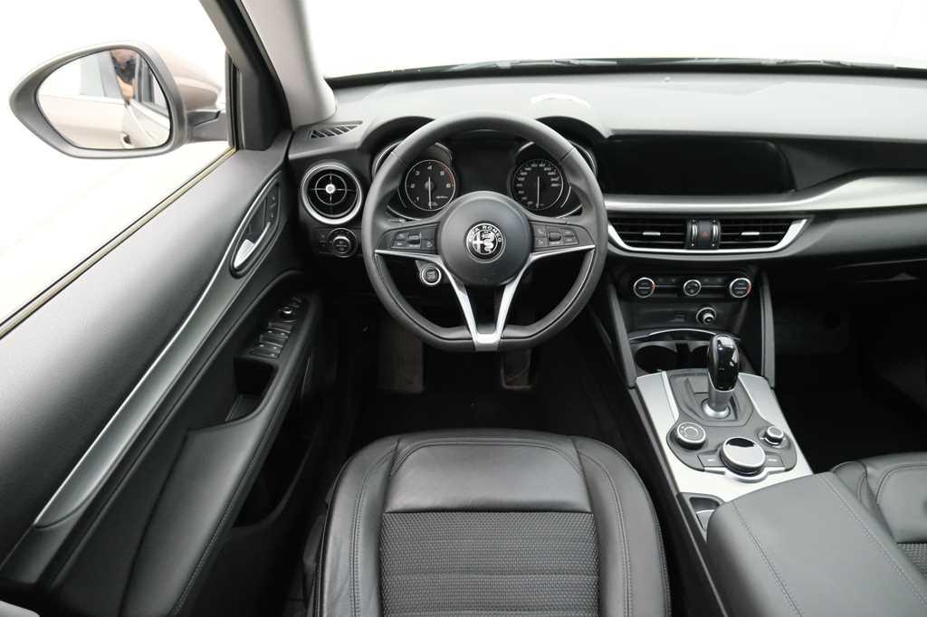 Alfa Romeo Stelvio 2017 фото 5