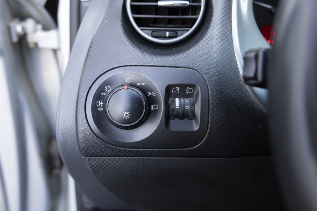 SEAT Toledo 2006 фото 11