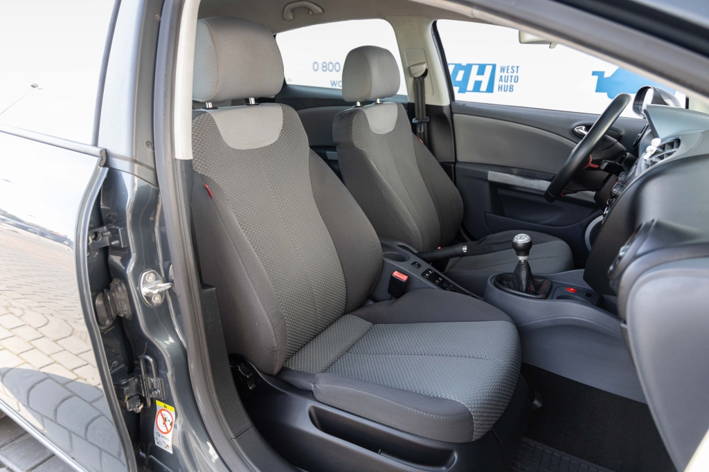 SEAT Leon 2006 фото 20