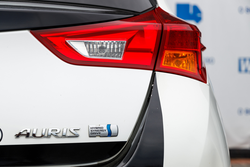 Toyota Auris Hybrid 2012 photo 26