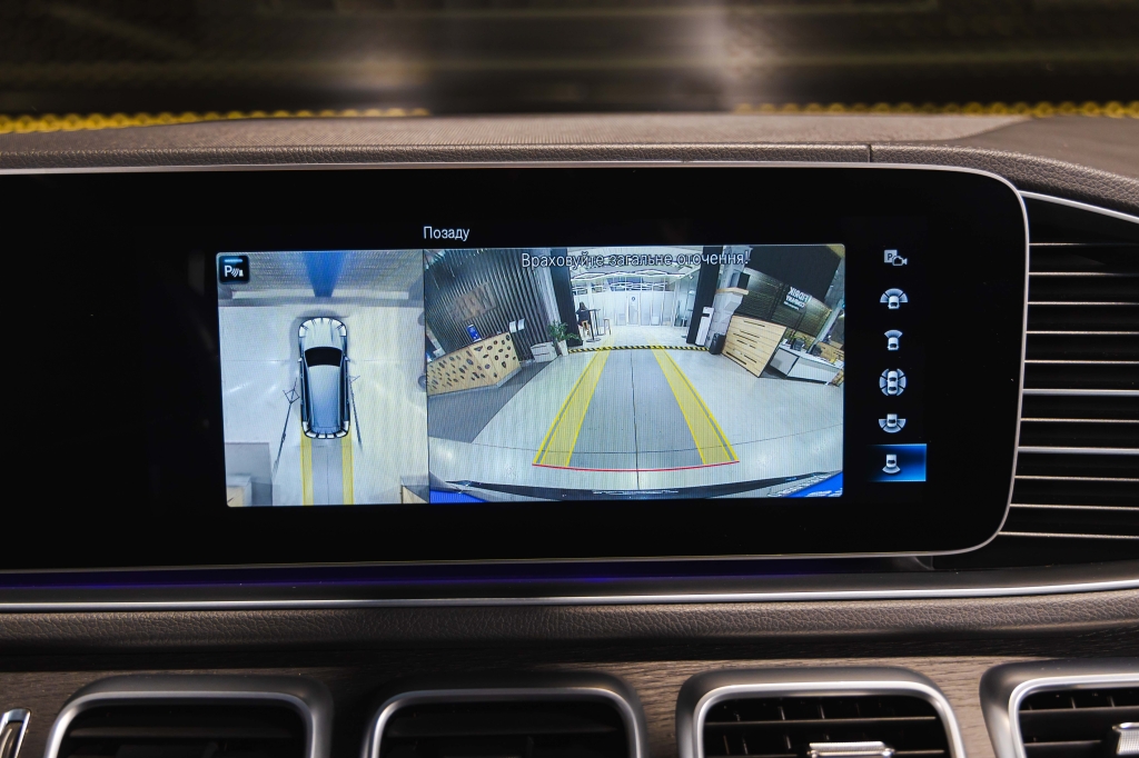 Mercedes-Benz GLS-Class 400d 2020 photo 33