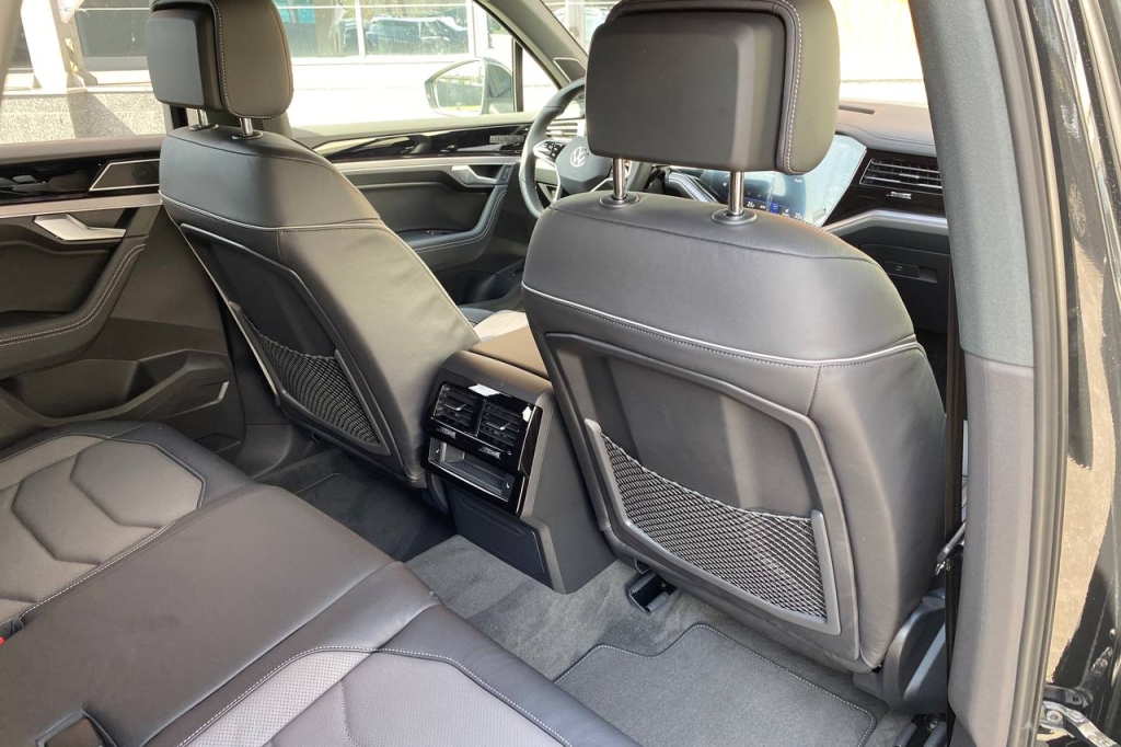 Volkswagen Touareg PLATINUM 2022 photo 13