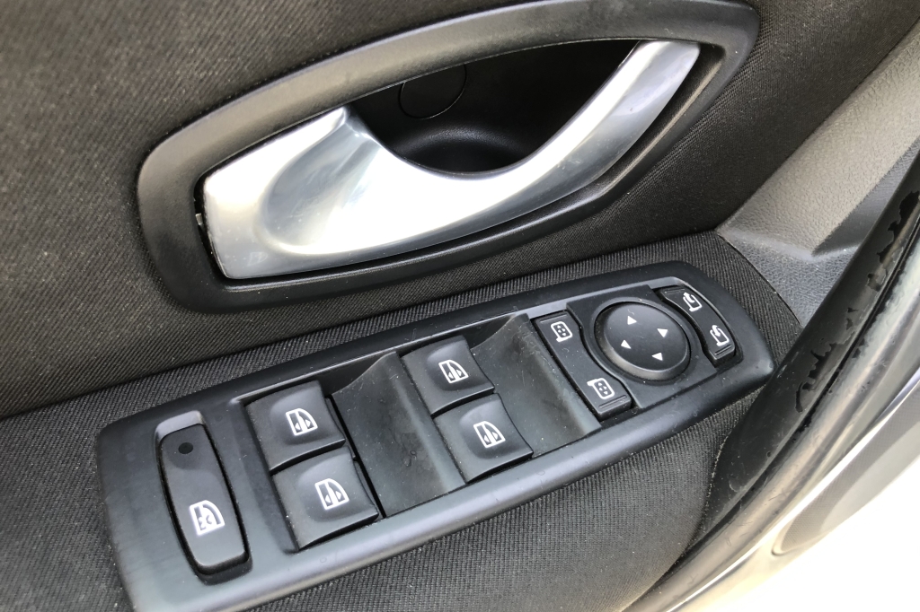 Renault Laguna фото 20