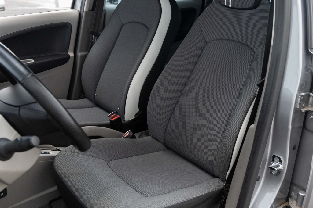 Renault Zoe 2015 фото 13