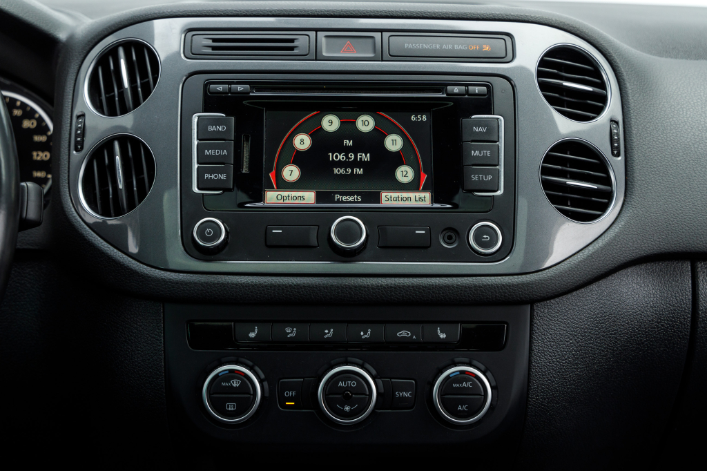 Volkswagen Tiguan S 2012 photo 7