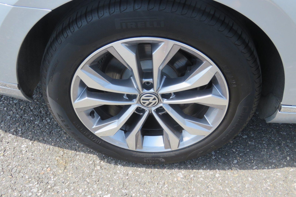 Volkswagen Passat Variant 2016 фото 1