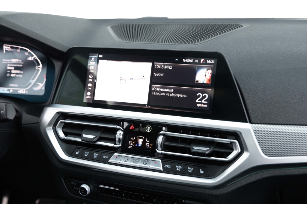 BMW 3 Series 320d 2019 фото BMW 3 Series 320d 2019 фото 22