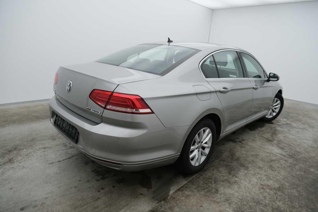 Volkswagen Passat 2017 photo 2