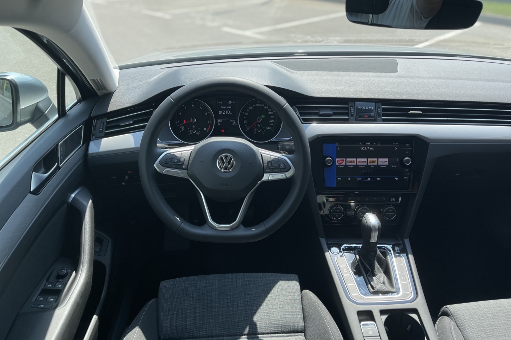 Volkswagen Passat B8 RESTYLING 2021 2020 photo 8