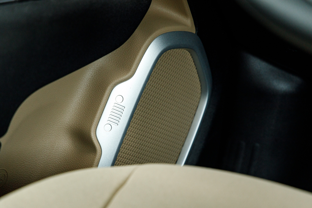 Jeep Renegade Sport 4x4 2015 photo 22