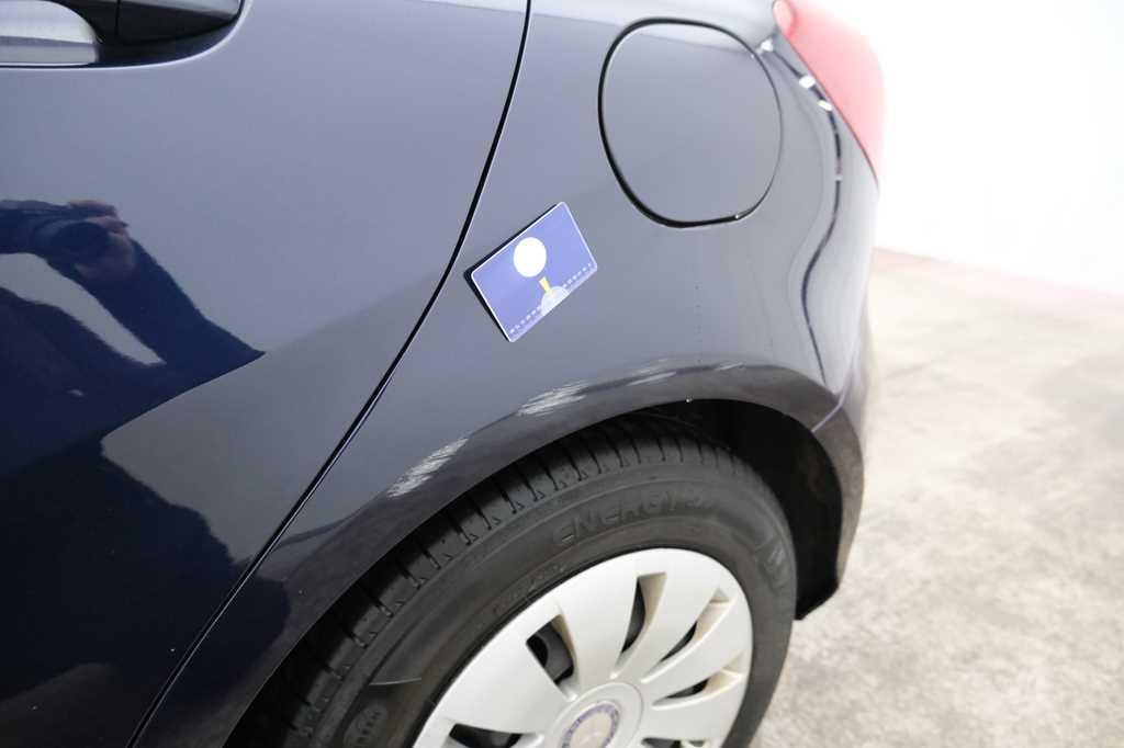 Mercedes-Benz A-Klasse 2017 photo 32