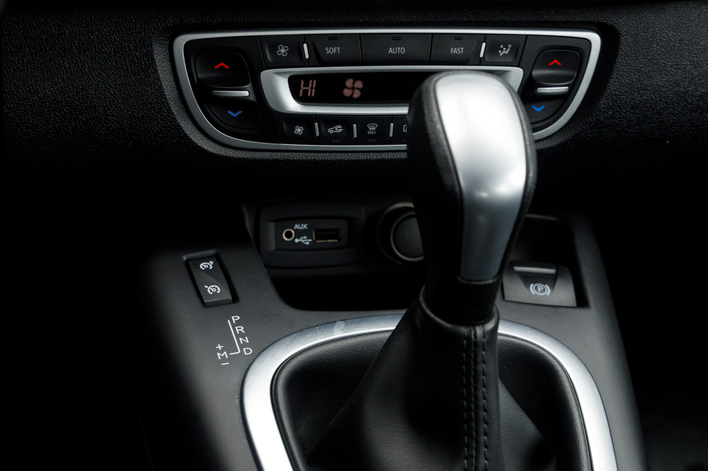 Renault Grand Scenic photo 9