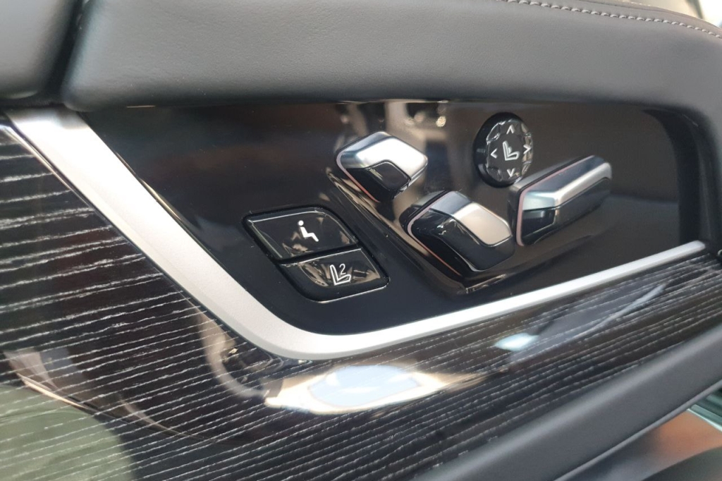 BMW 740 Ld Steptronic 2022 photo 19