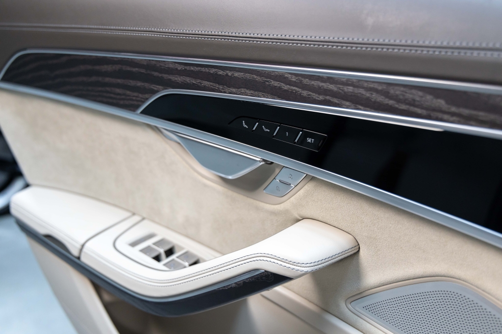 Audi A8 L 2018 фото Audi A8 L 2018 фото 37