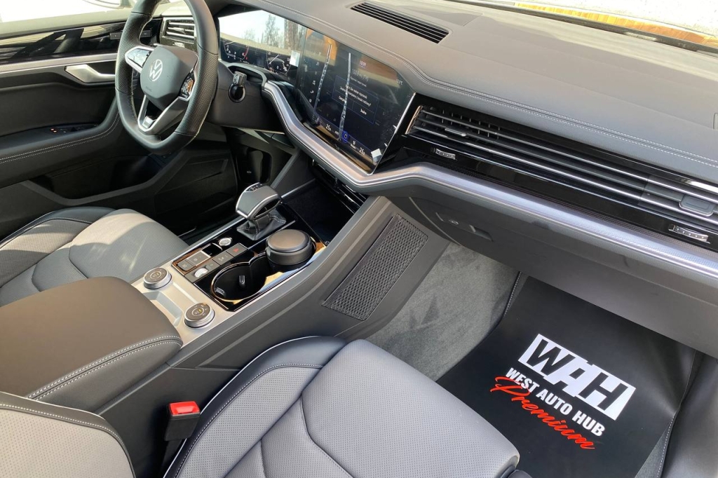 Volkswagen Touareg PLATINUM 2022 photo 11