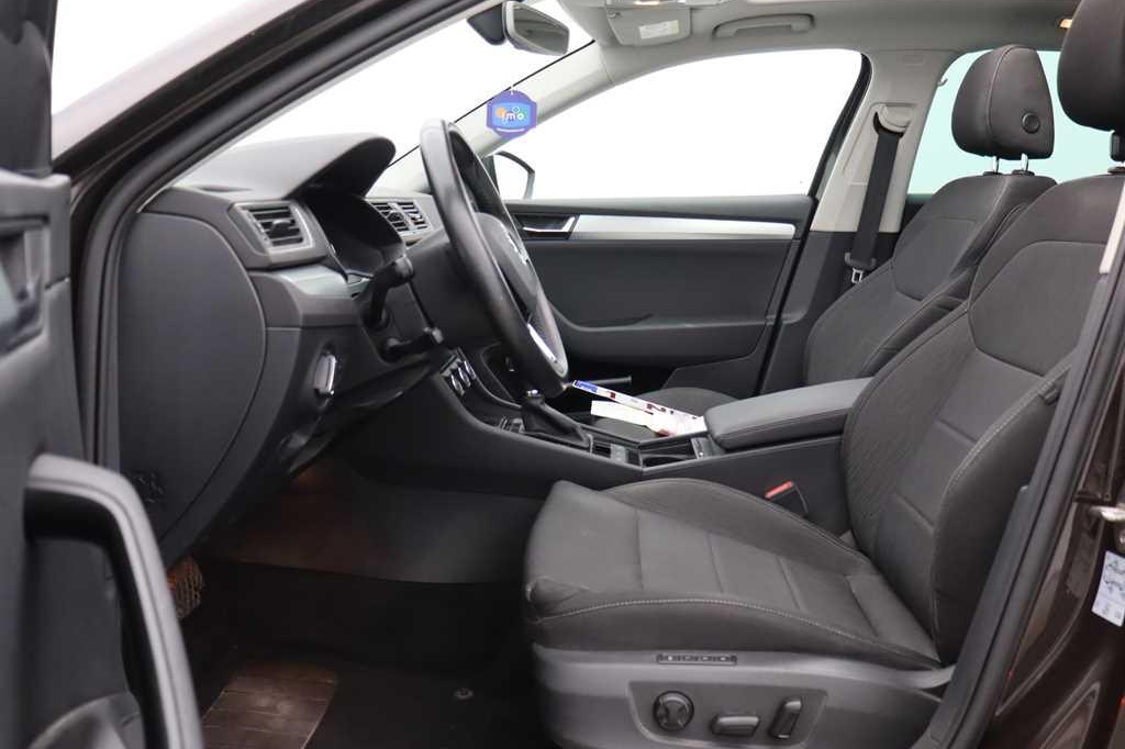 Skoda Superb Combi 2016 фото 3