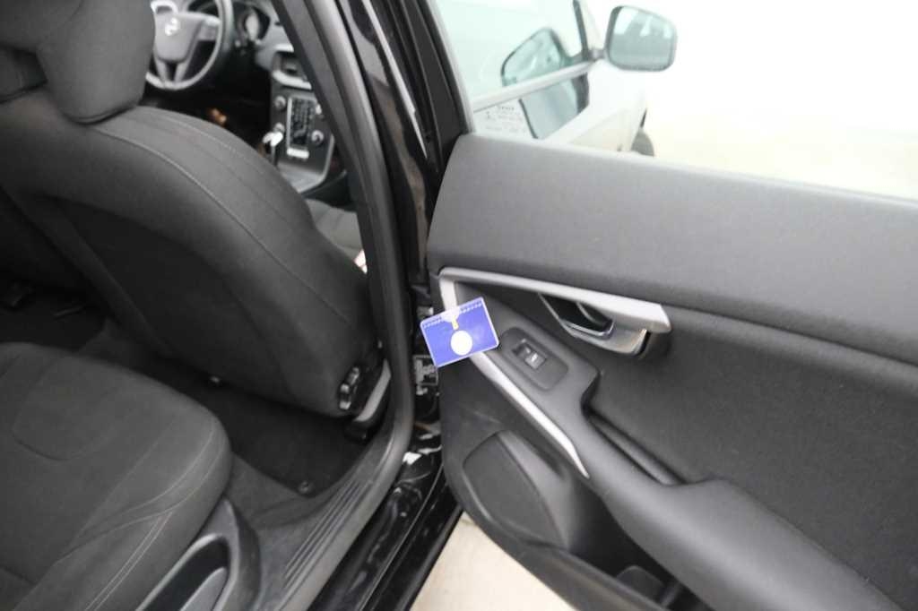 Volvo V40 2017 фото 45