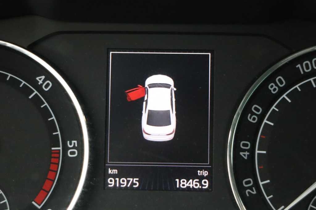 Skoda Superb 2016 photo 2