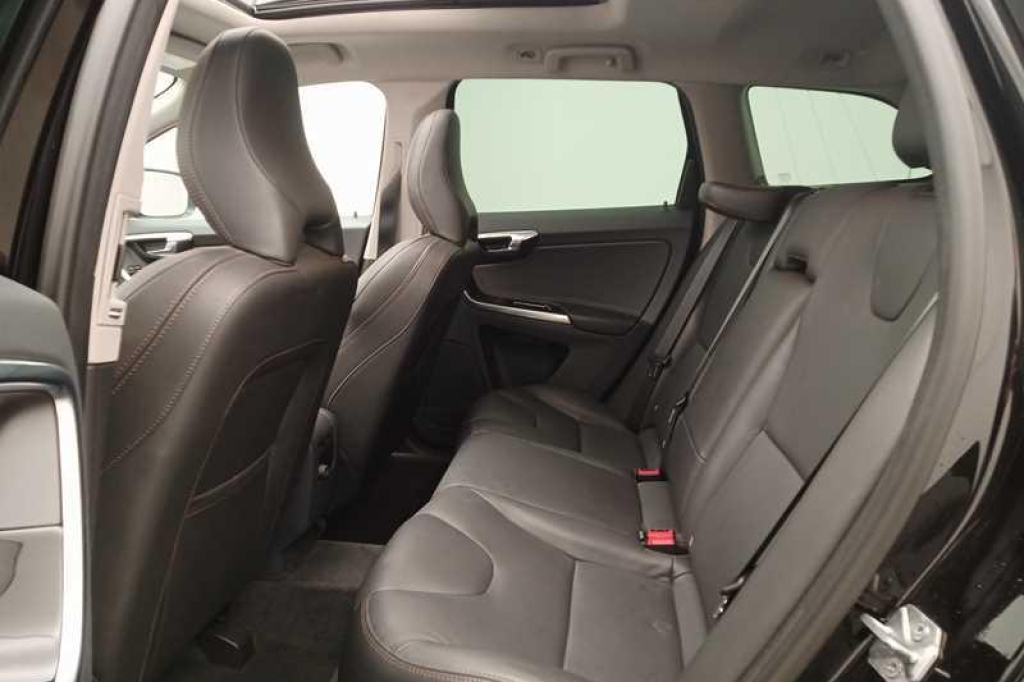 Volvo XC60 2017 фото 6