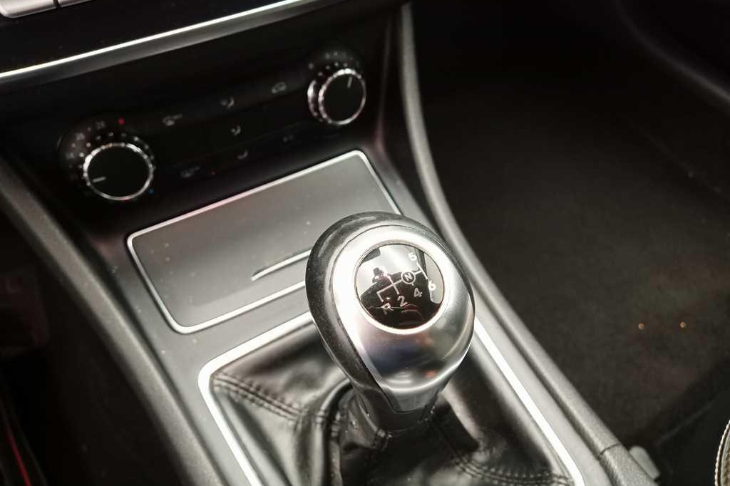 Mercedes-Benz CLA-Klasse 2016 photo 45