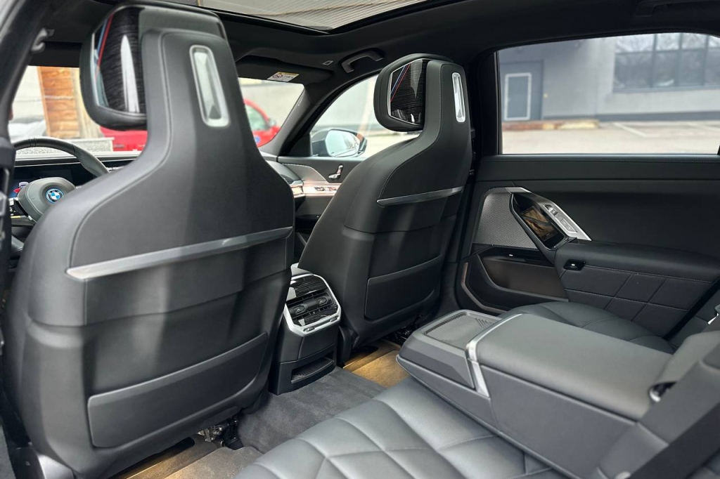 BMW i7 xDrive60 2023 фото 20