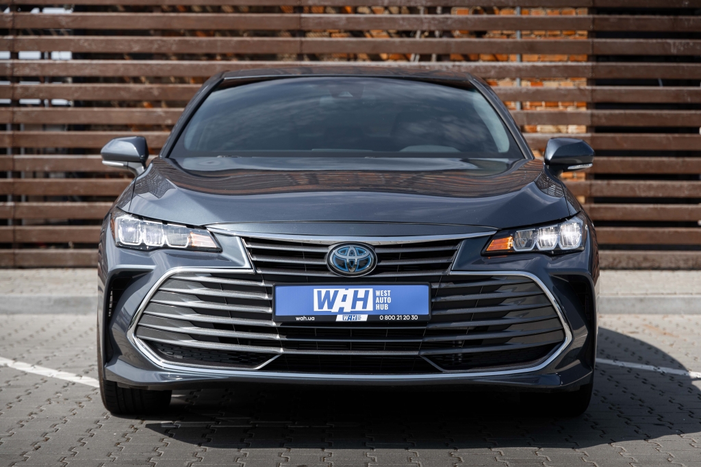 Toyota Avalon Hybrid 2020 photo 1