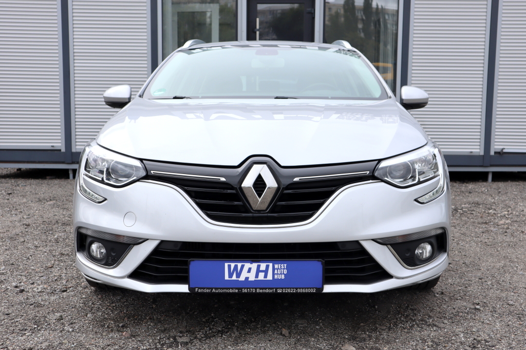 Renault Megane 2017 фото 15
