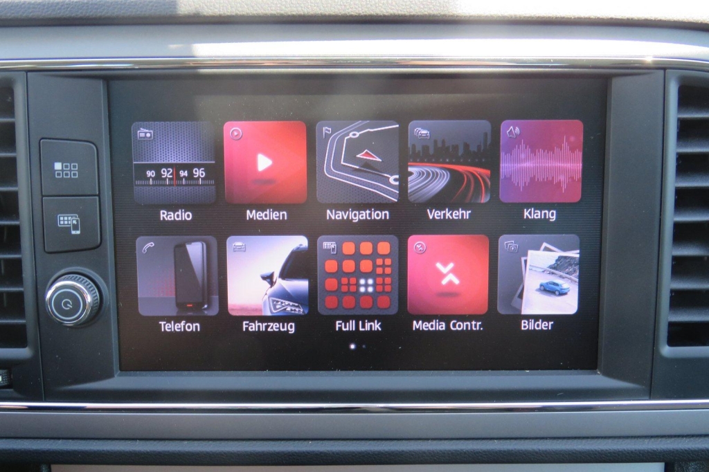 SEAT Leon ST 2020 photo 10