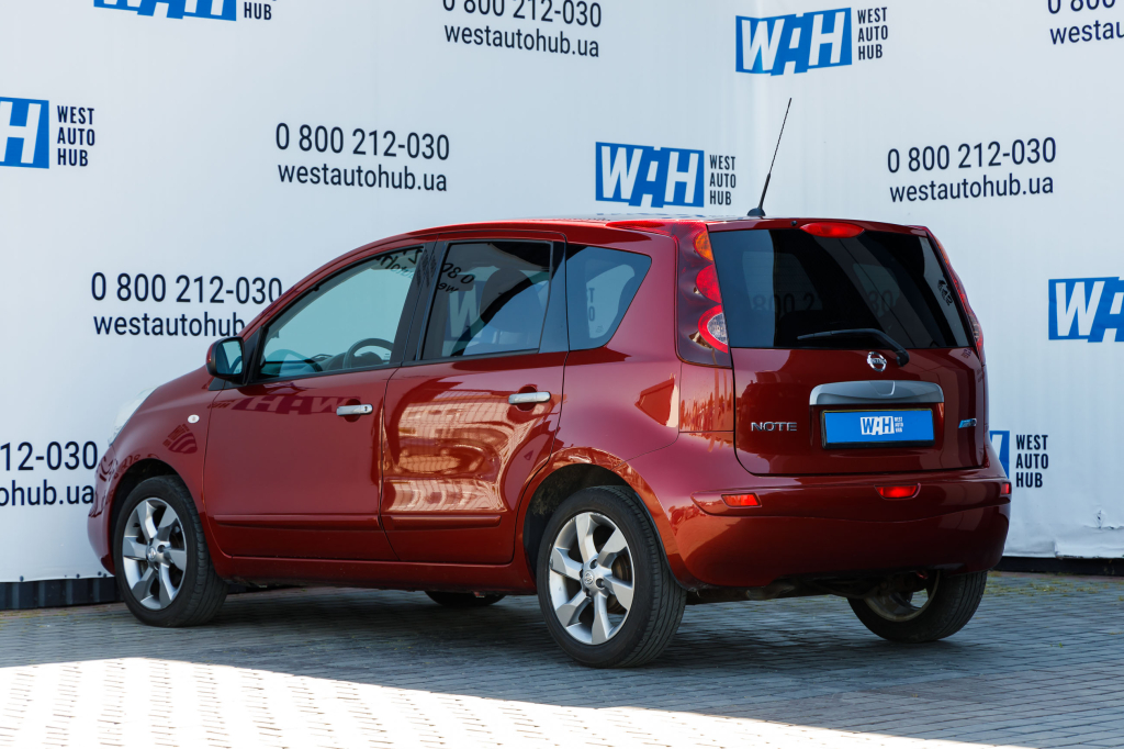 Nissan Note 2011 photo 5
