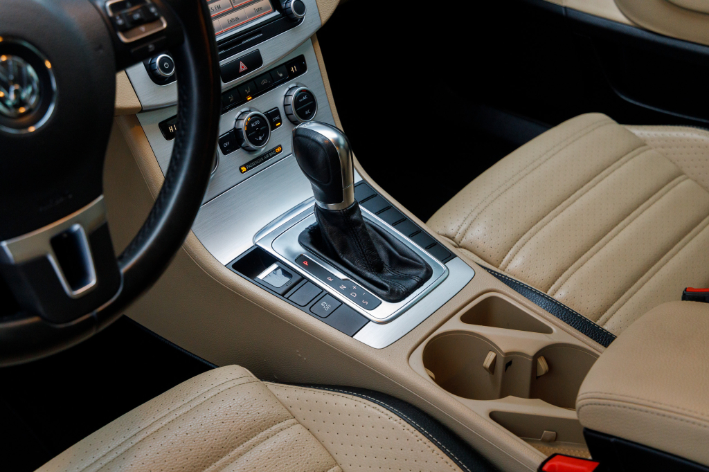 Volkswagen CC 2012 photo 17