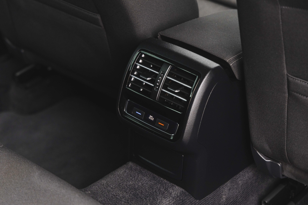 Volkswagen Passat 2017 фото 29