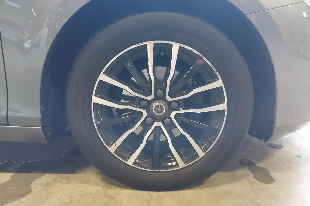 Volvo V40 2016 фото 12