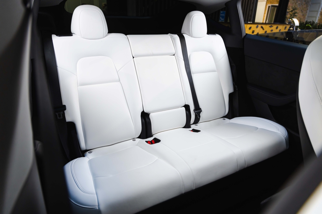 Tesla Model Y Long Range 2024 фото Tesla Model Y Long Range 2024 фото 36