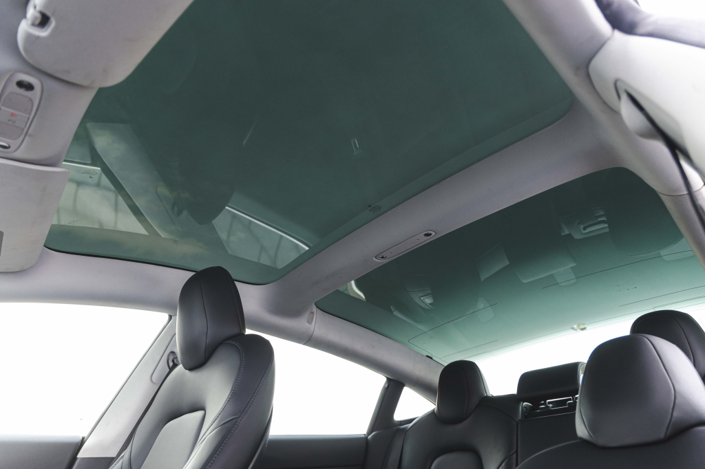 Tesla Model 3 2018 фото 26