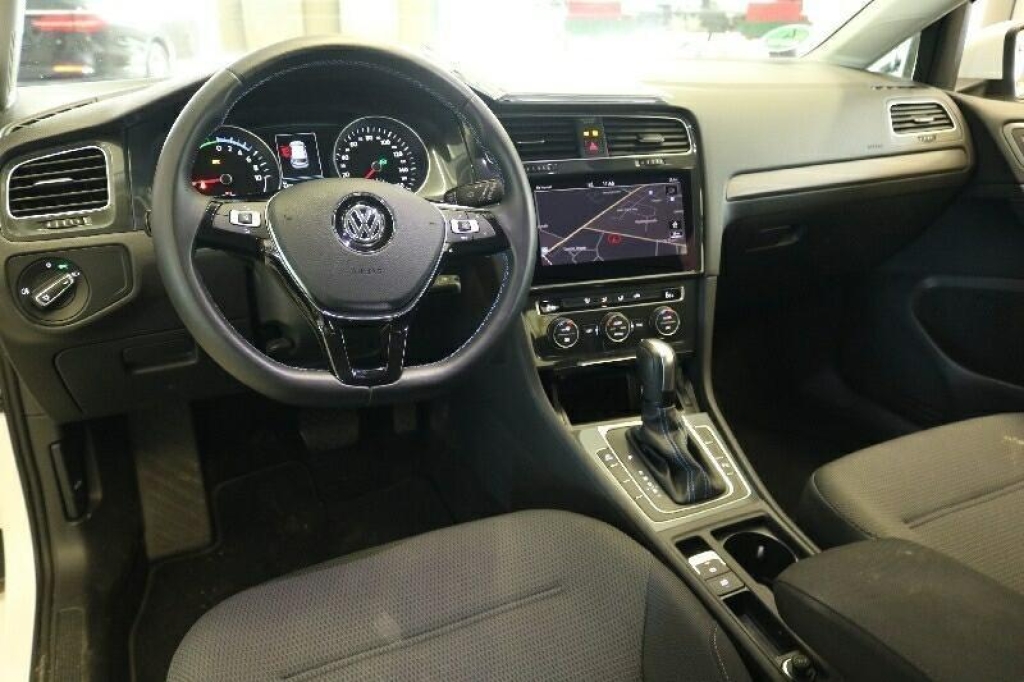 Volkswagen Golf 2020 photo 1