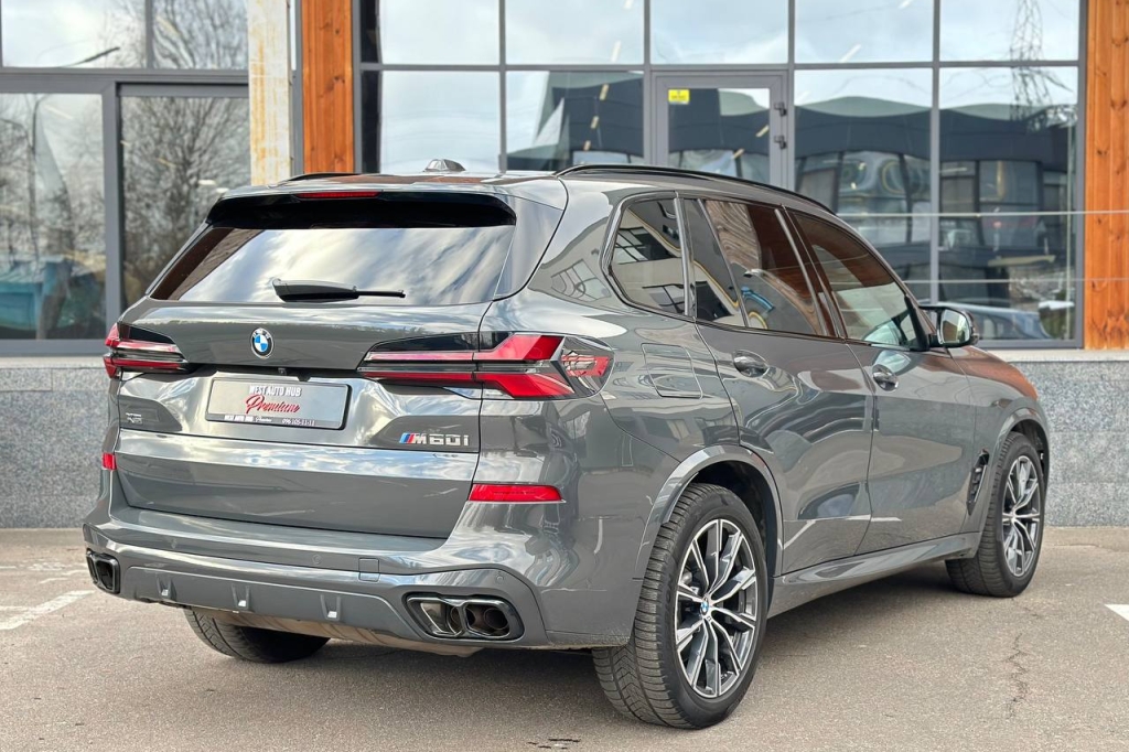 BMW X5 M60i 2024 фото BMW X5 M60i 2024 фото 6