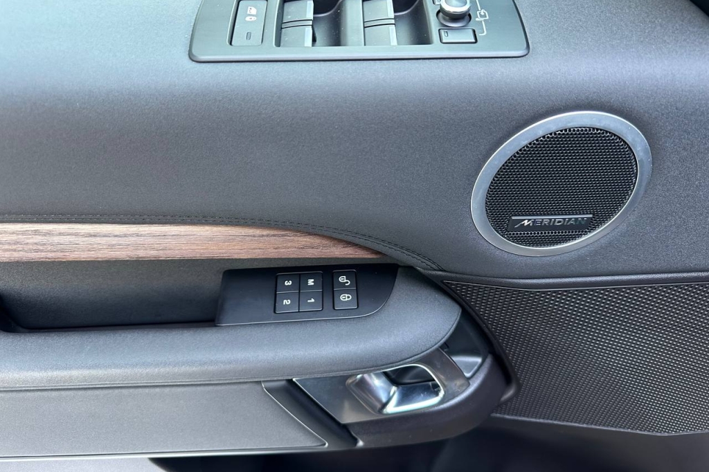 Land Rover Discovery HSE 2017 photo 10