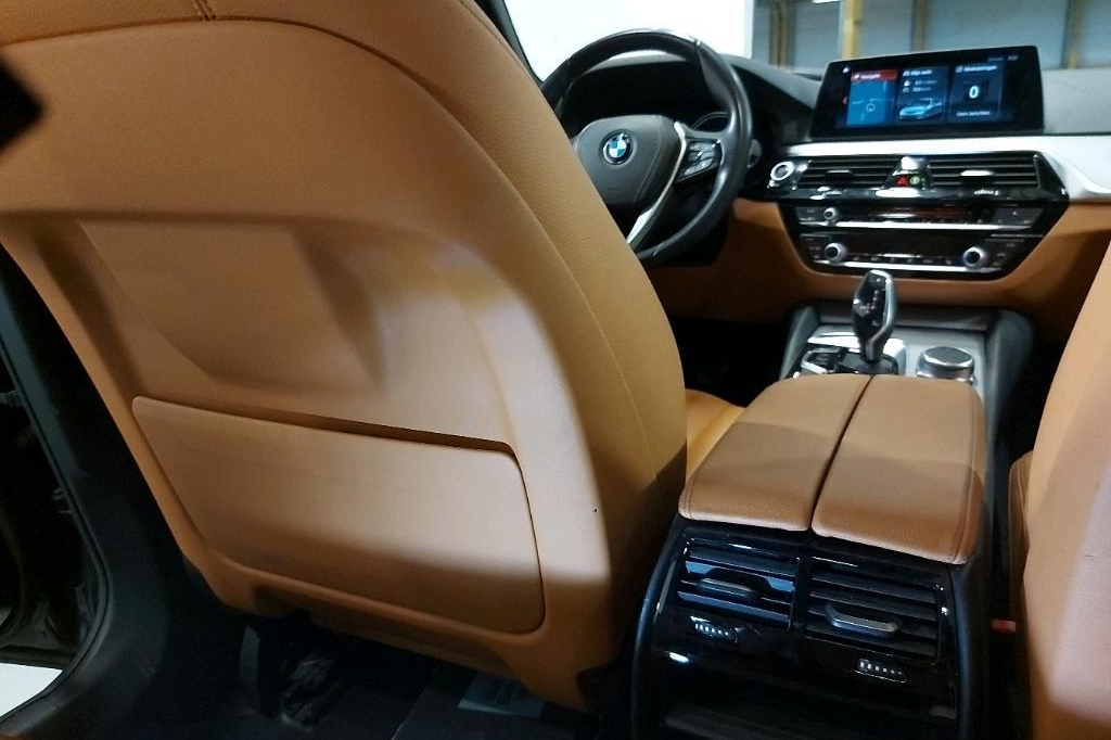 BMW 5er Touring 2018 фото 14