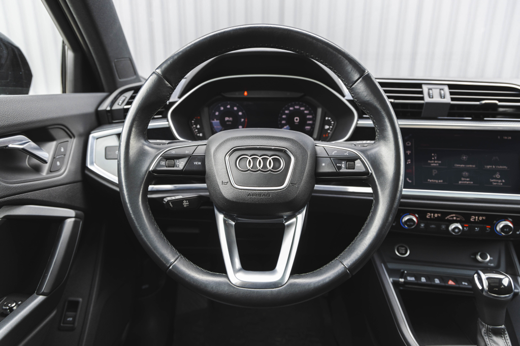 Audi Q3 S-Line 2020 photo 24