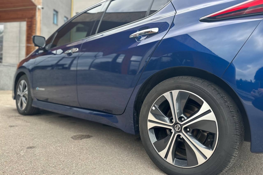 Nissan Leaf 40 kWh 2019 фото 6